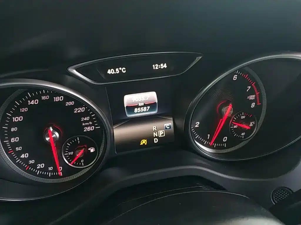 Imported Mercedes-Benz CLA 2017 CLA 200 Fashion Edition — миниатюра 12
