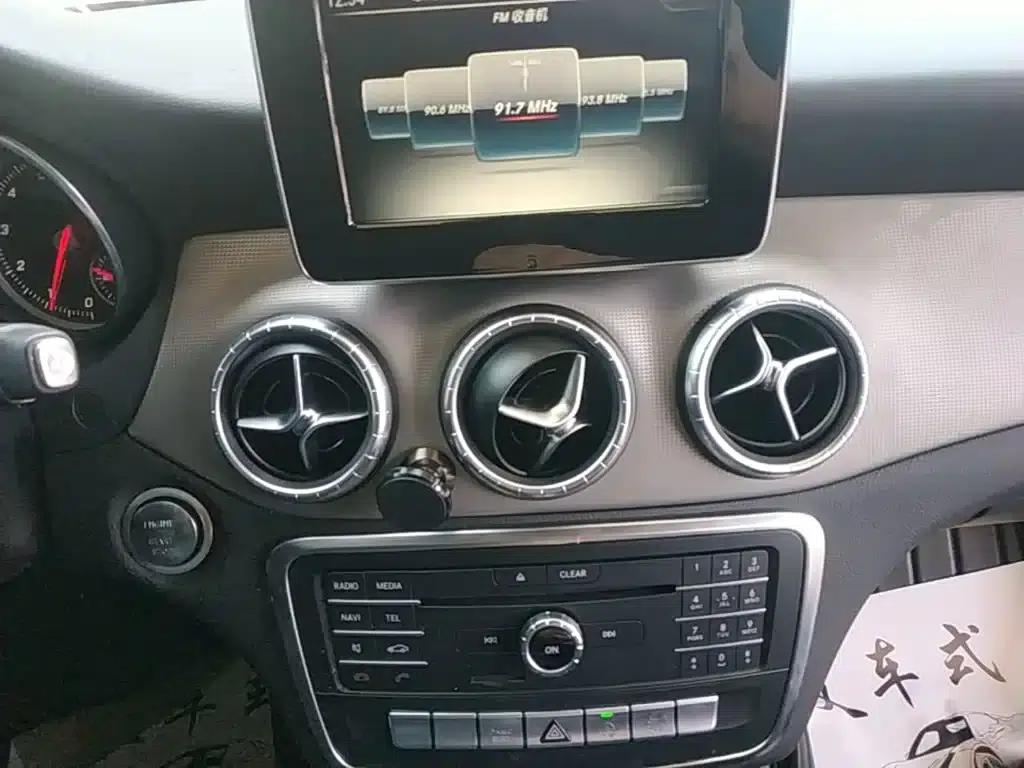 Imported Mercedes-Benz CLA 2017 CLA 200 Fashion Edition — миниатюра 13