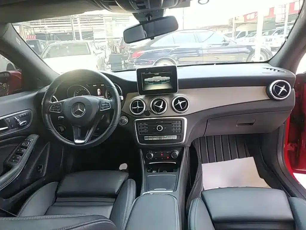 Imported Mercedes-Benz CLA 2017 CLA 200 Fashion Edition — миниатюра 10