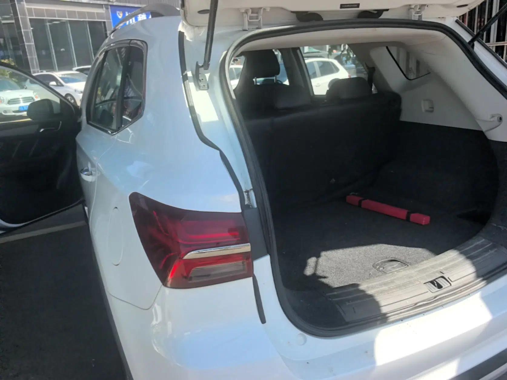 Roewe RX5 2018 20T Two-Wheel Drive Automatic Flagship Edition — миниатюра 4