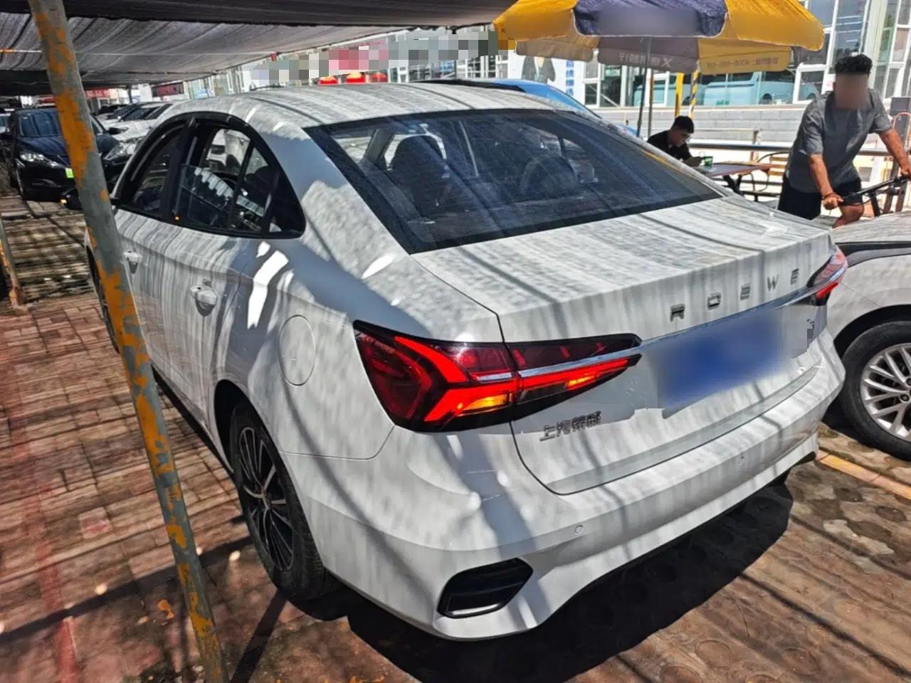 Roewe i5 2021 1.5L CVT Platinum Edition — миниатюра 4