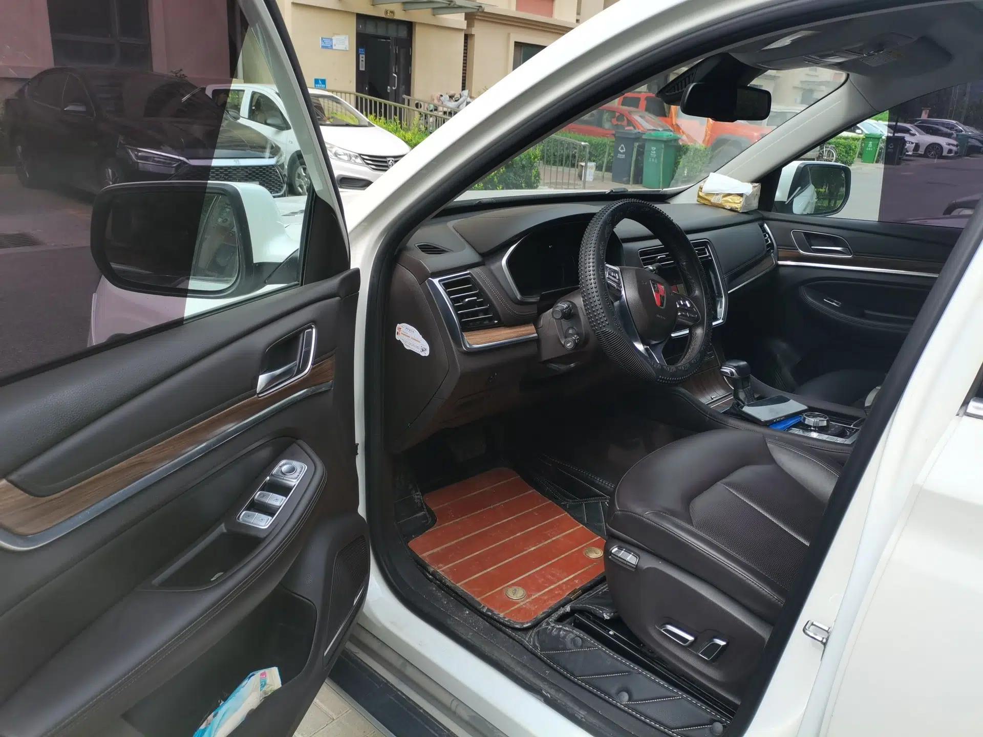 Roewe RX8 2019 30T Smart Connectivity All-Wheel Drive Supreme Edition — миниатюра 16