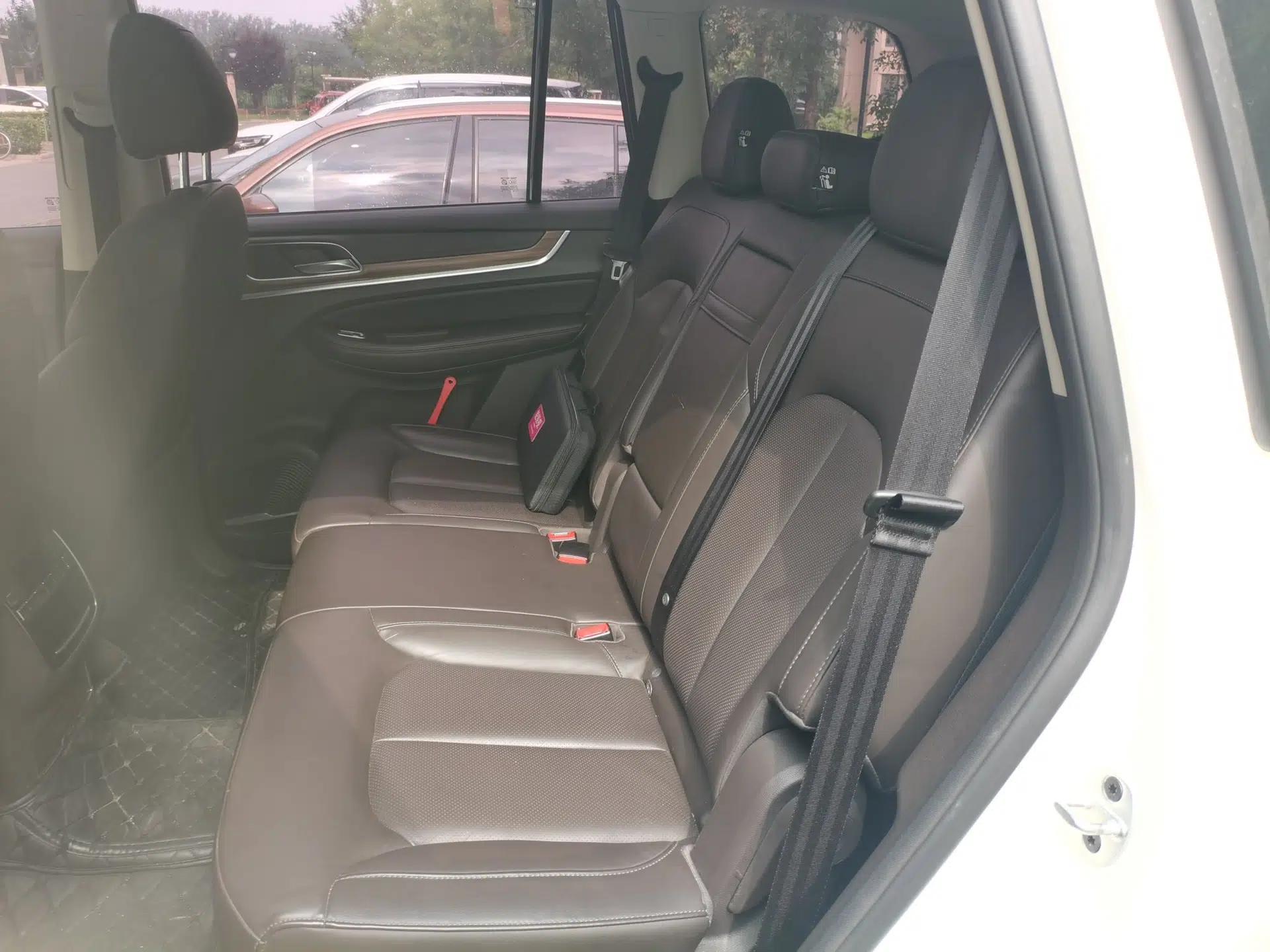 Roewe RX8 2019 30T Smart Connectivity All-Wheel Drive Supreme Edition — миниатюра 17