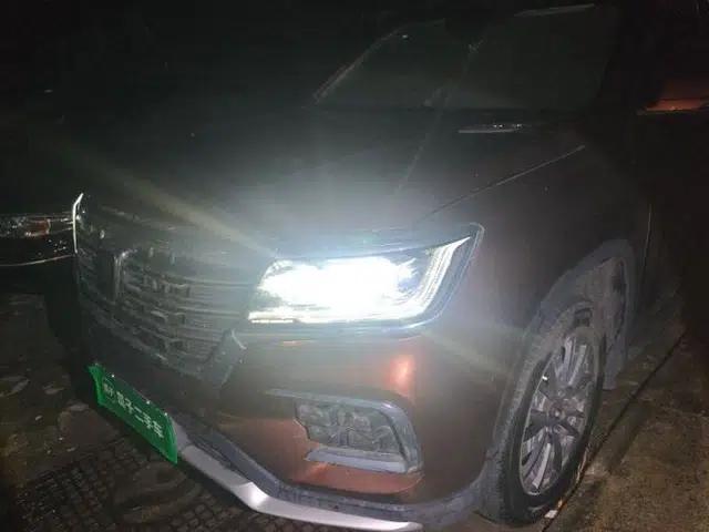 Roewe RX8 2018 30T Smart Connectivity Four-Wheel Drive Flagship Edition