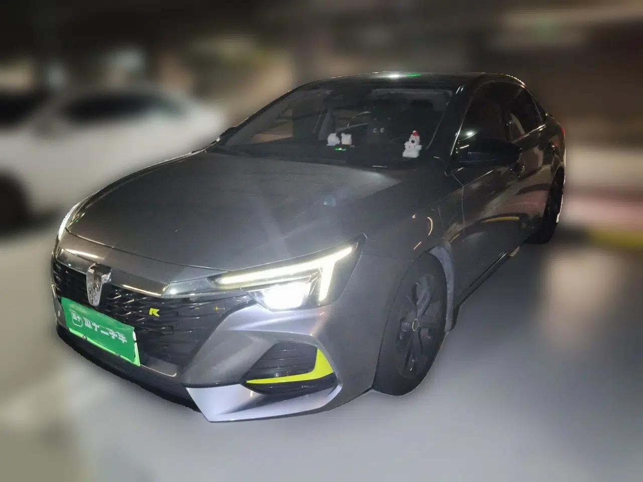 Roewe i6 MAX New Energy 2020 1.5T PHEV Cool & Spacious Skyroof Intelligent Drive Supreme Edition — миниатюра 1