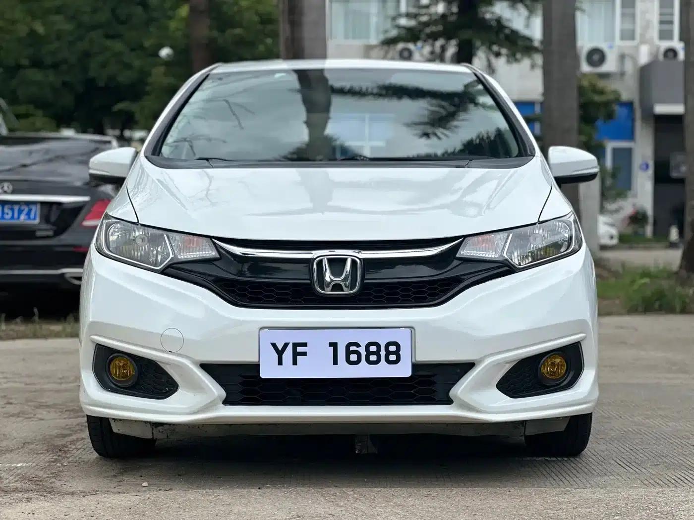 Honda Fit 2018 1.5L CVT Comfort Sunroof Edition — миниатюра 2