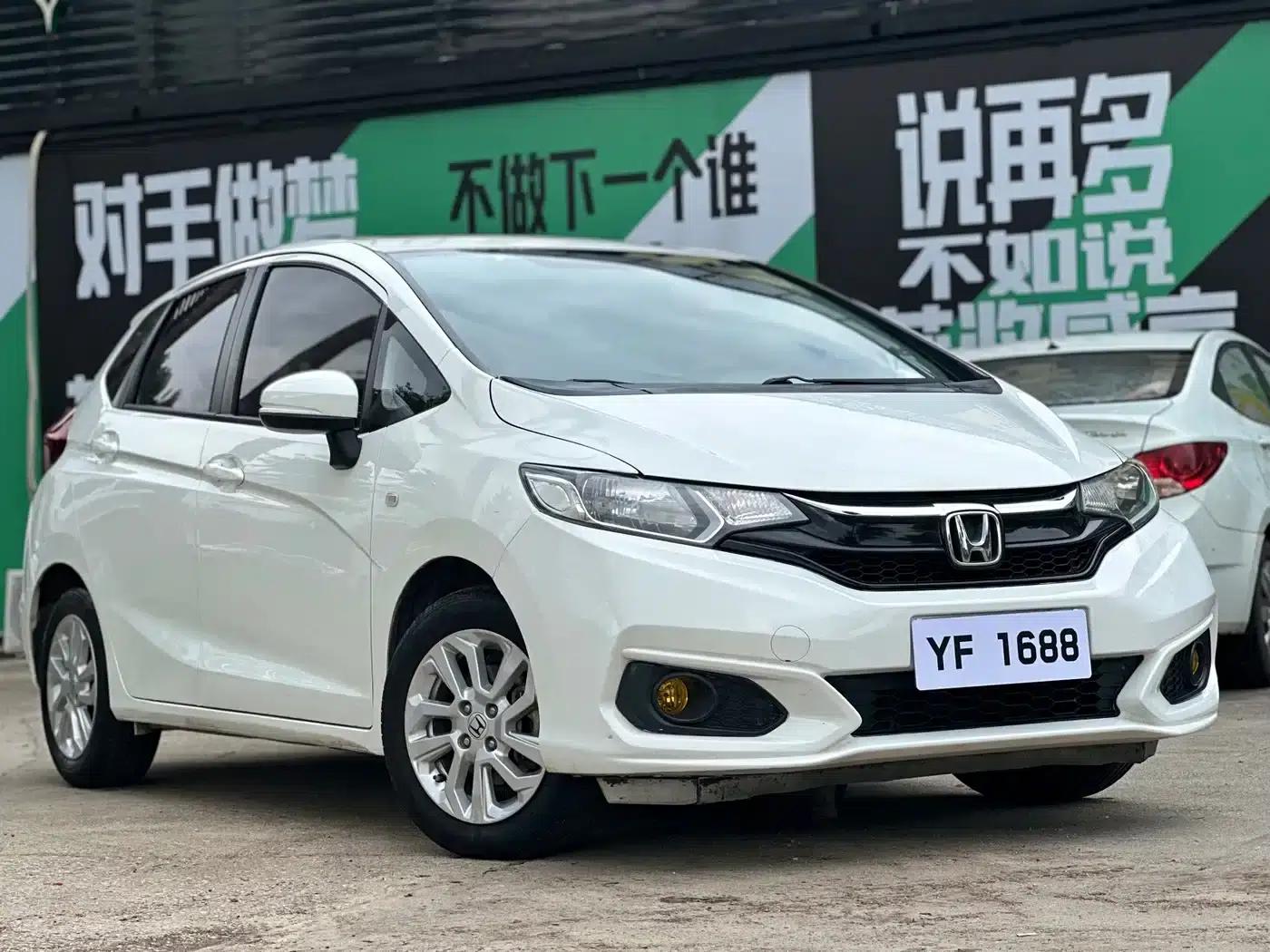 Honda Fit 2018 1.5L CVT Comfort Sunroof Edition — миниатюра 3