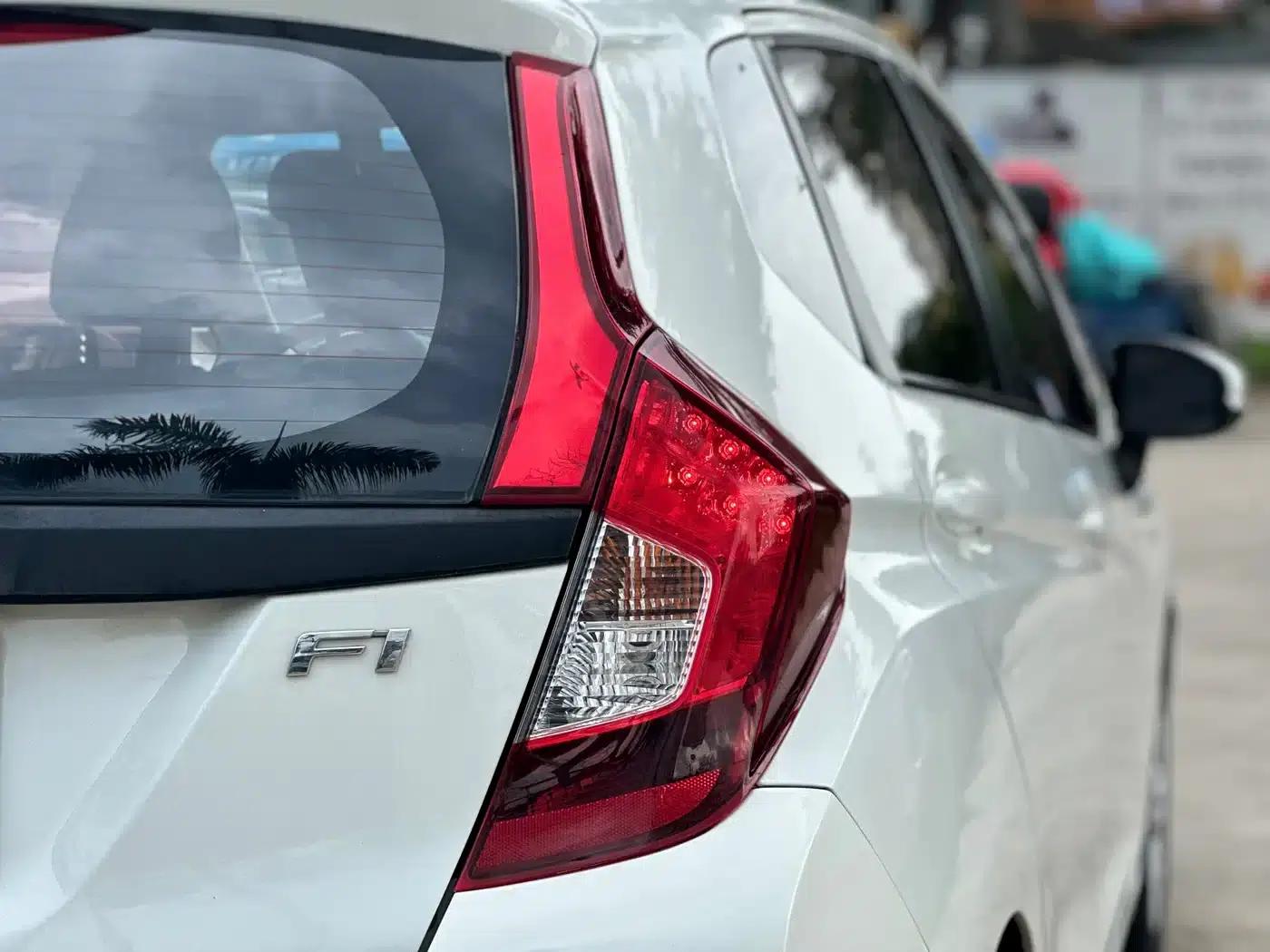 Honda Fit 2018 1.5L CVT Comfort Sunroof Edition — миниатюра 8