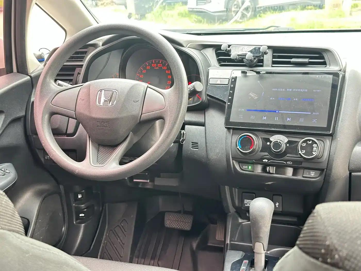 Honda Fit 2018 1.5L CVT Comfort Sunroof Edition — миниатюра 9