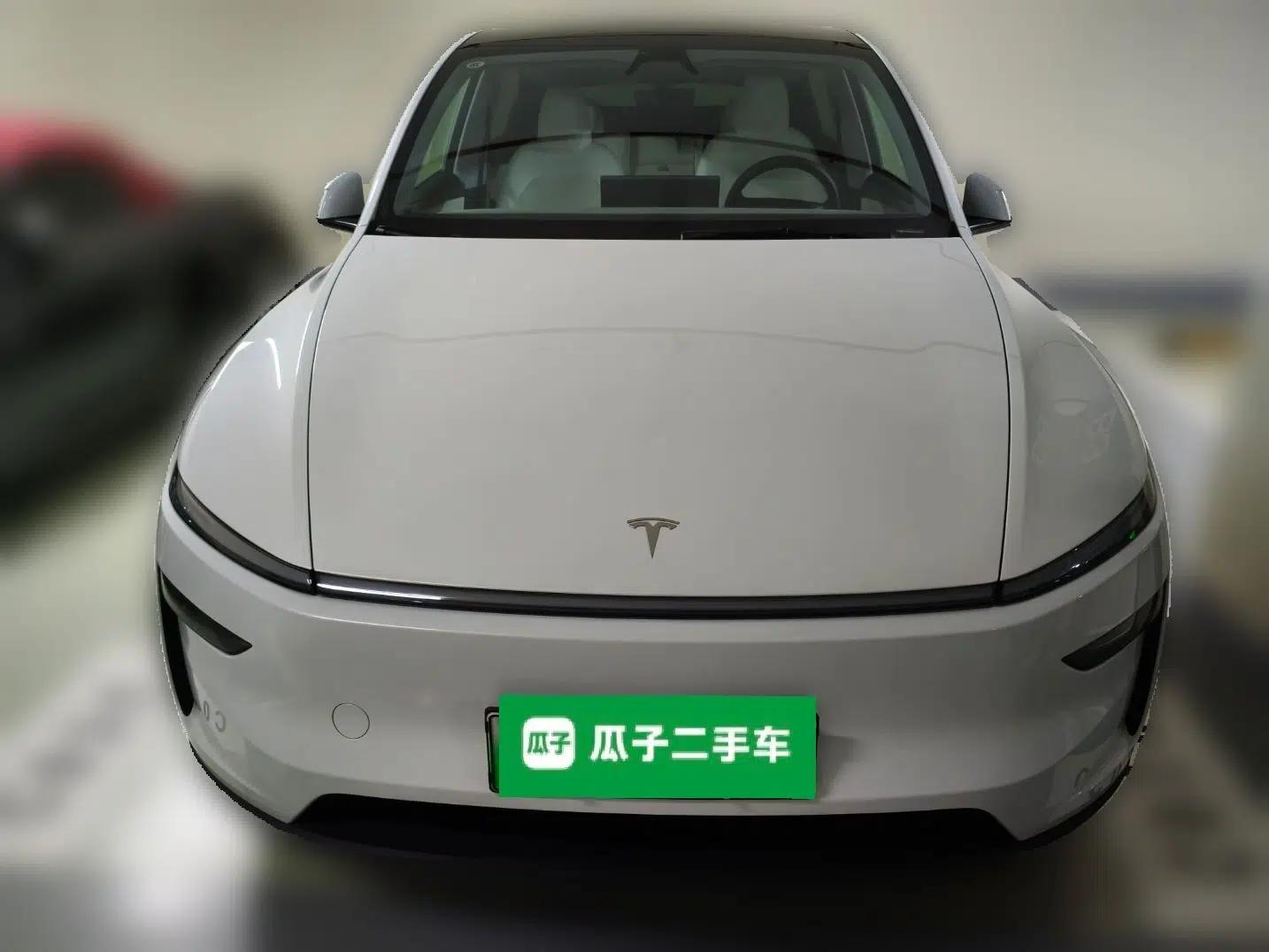 Tesla Model Y 2025 Updated Version Long-Range All-Wheel Drive — миниатюра 2
