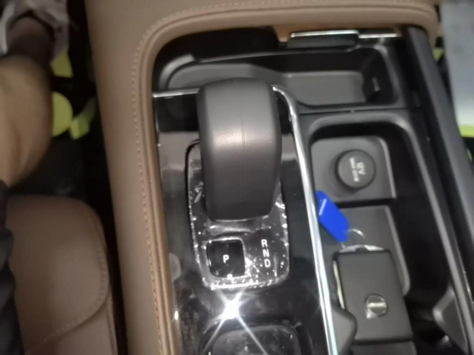 Volvo S90 2025 B5 Zhiyi Luxury Edition — миниатюра 16