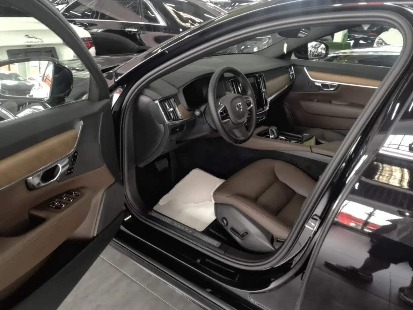 Volvo S90 2025 B5 Zhiyi Luxury Edition — миниатюра 18