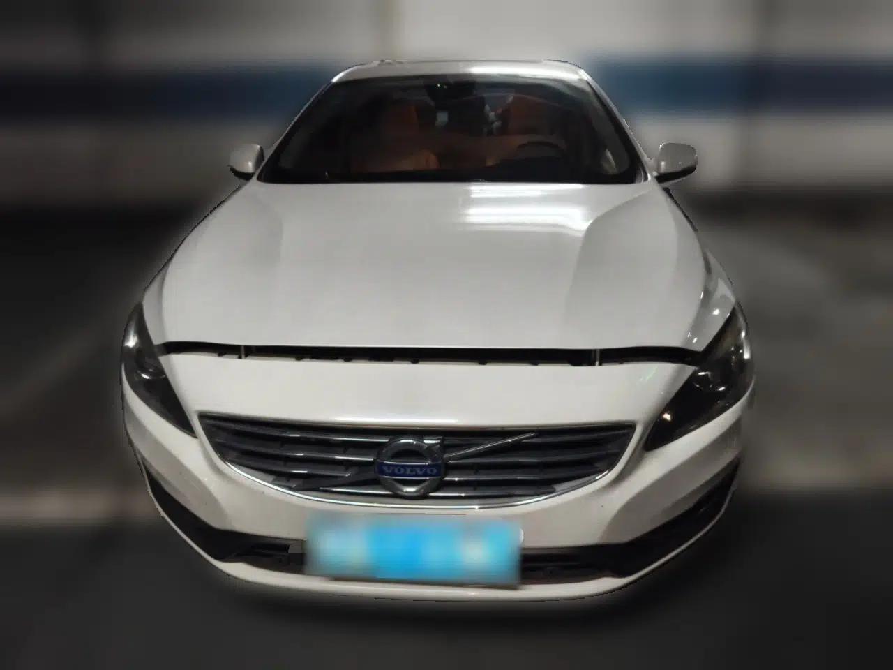 Volvo S60 2015 S60L 2.0T Zhiyuan Edition — миниатюра 2