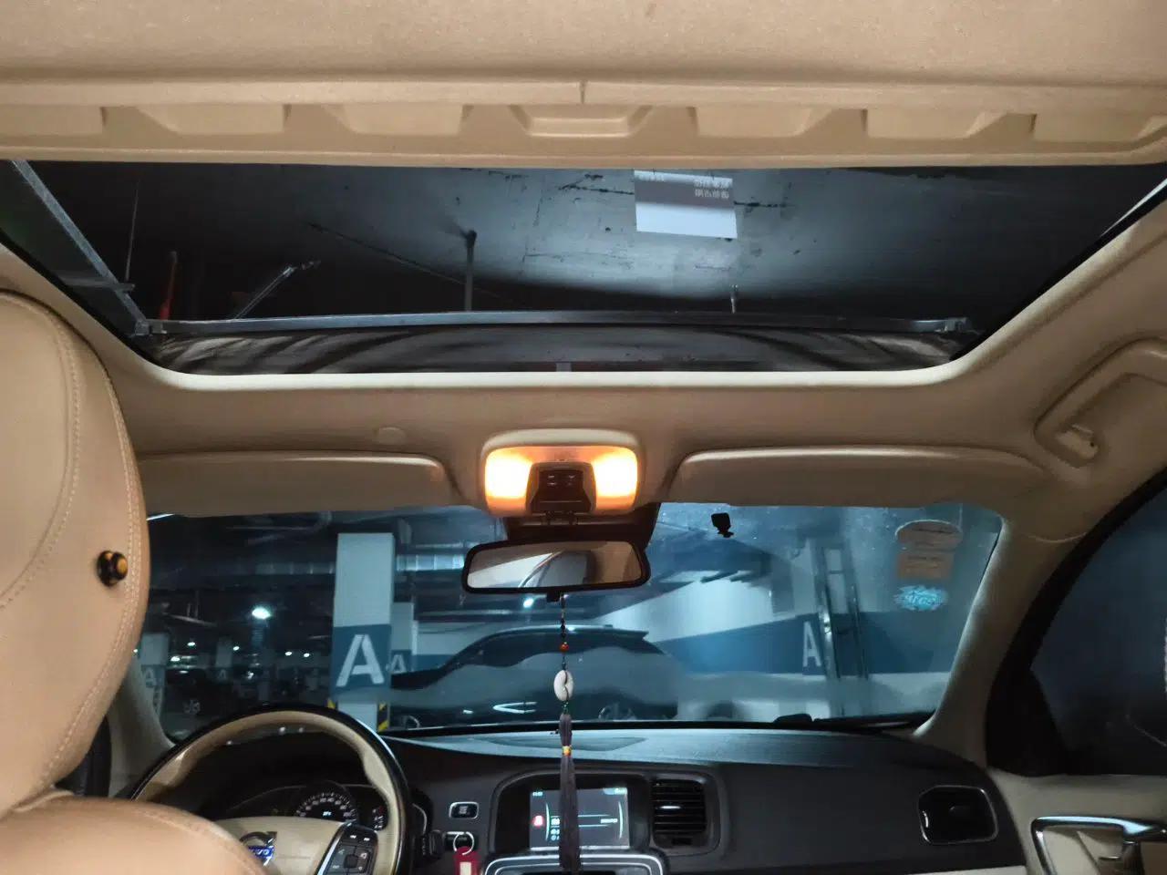 Volvo S60 2015 S60L 2.0T Zhiyuan Edition — миниатюра 18