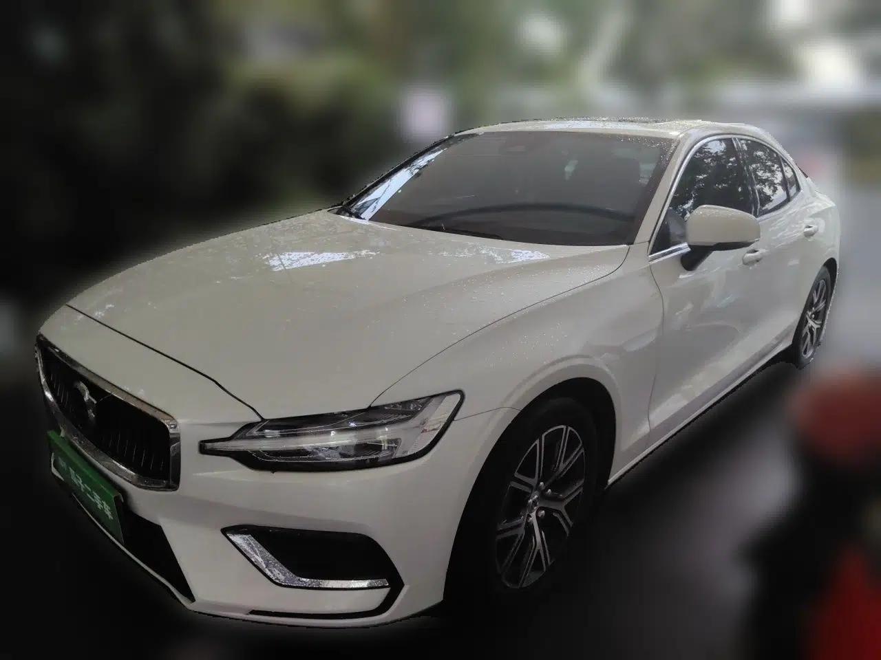 Volvo S60 2023 B4 Zhiyi Luxury Edition — миниатюра 1