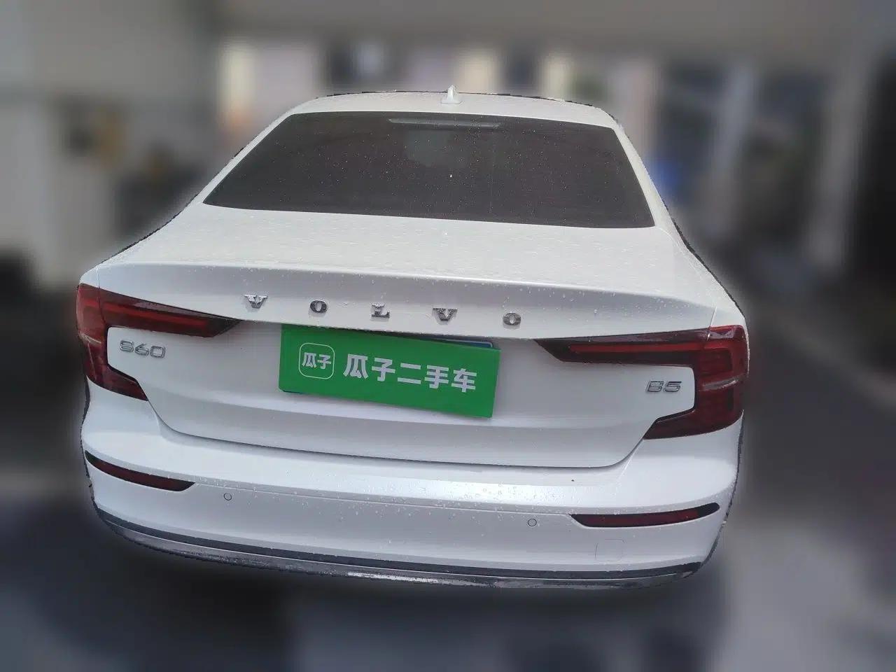 Volvo S60 2023 B4 Zhiyi Luxury Edition — миниатюра 5