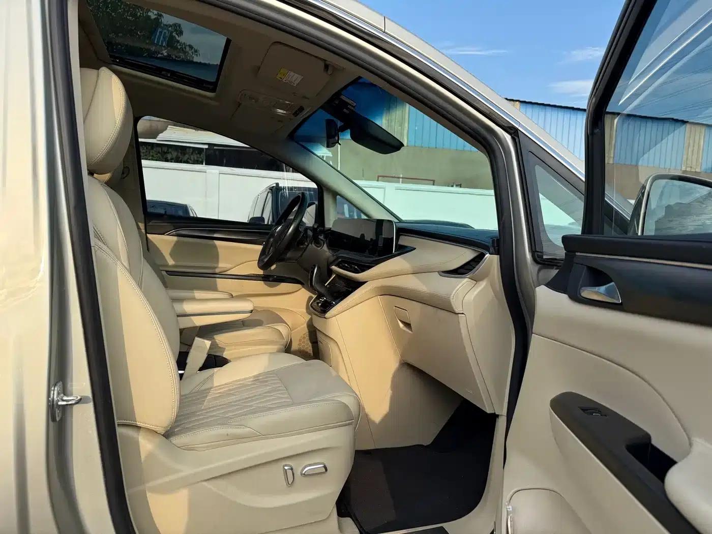 Buick GL8 2023 ES Avantgarde Flagship Edition — миниатюра 7