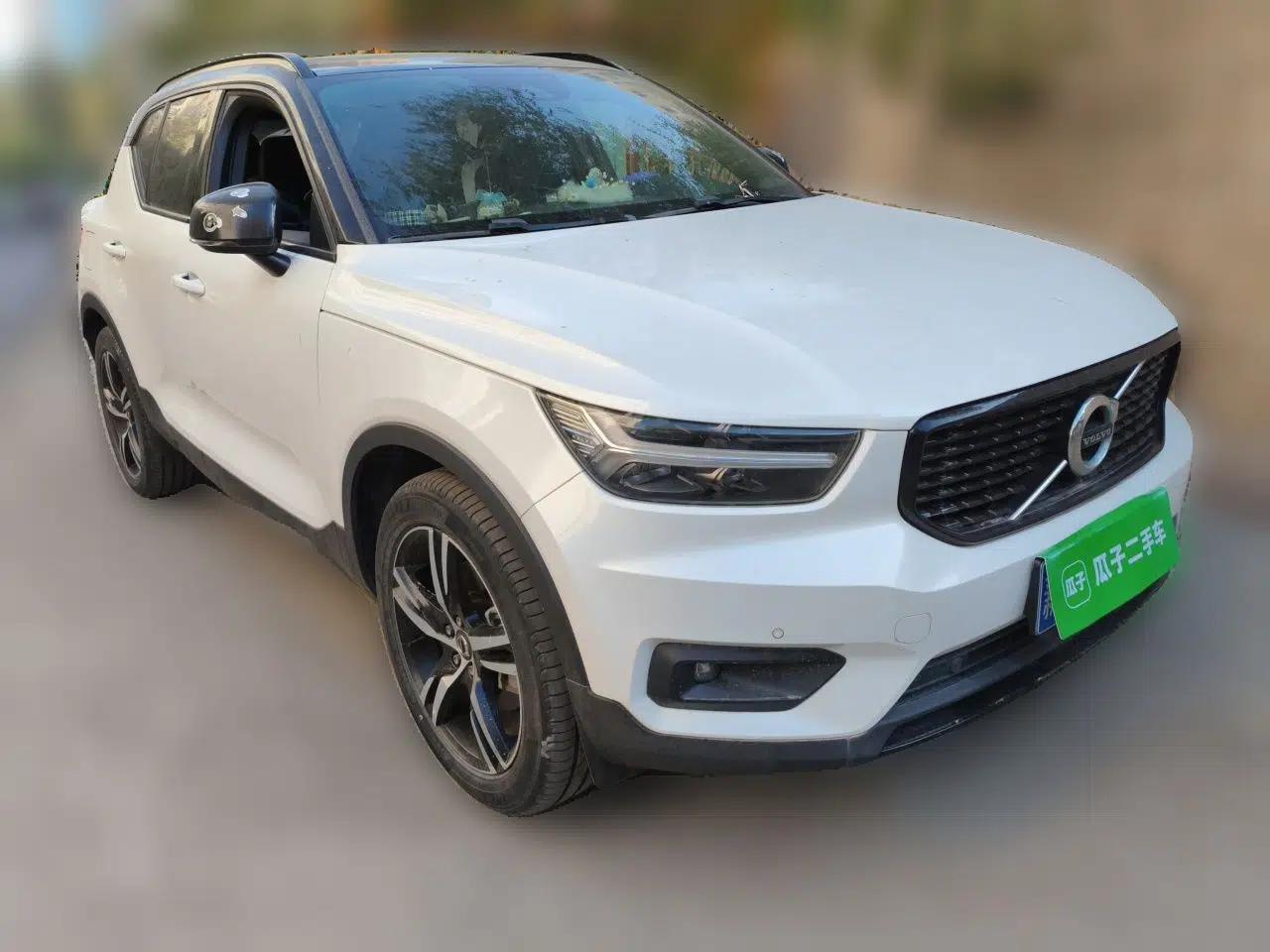 Volvo XC40 2021 T4 Four-Wheel Drive Smart & Sporty Edition — миниатюра 3