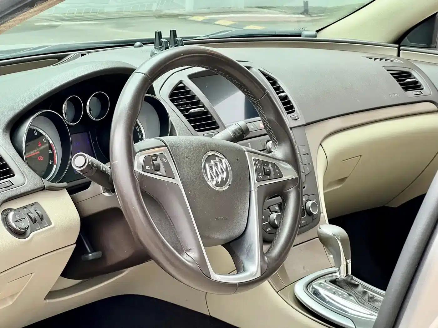 Buick Regal 2012 2.0L Luxury Edition — миниатюра 4