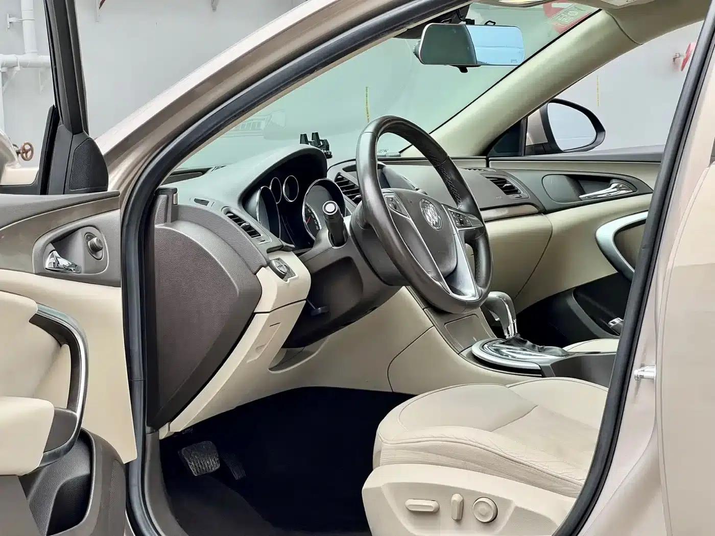 Buick Regal 2012 2.0L Luxury Edition — миниатюра 5