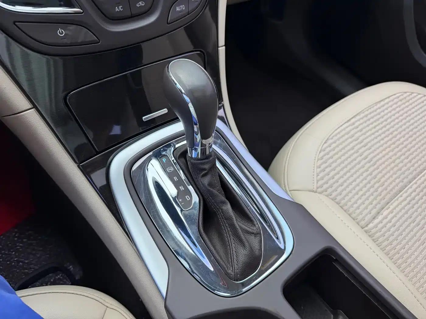 Buick Regal 2014 2.0L Leading Fashion Edition — миниатюра 14