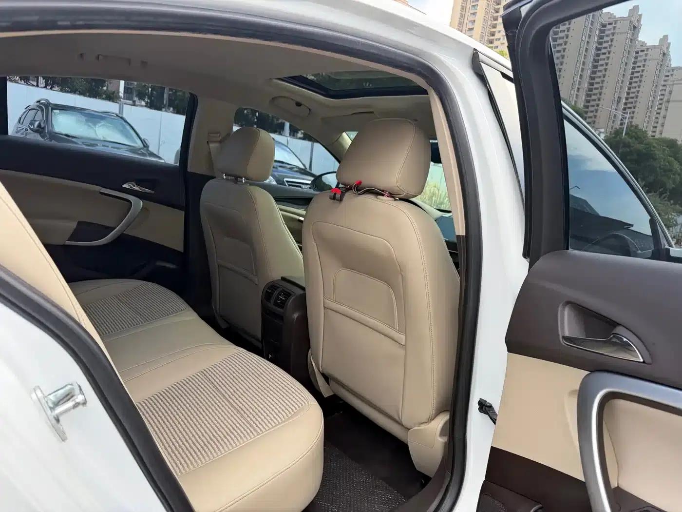 Buick Regal 2014 2.0L Leading Fashion Edition — миниатюра 10