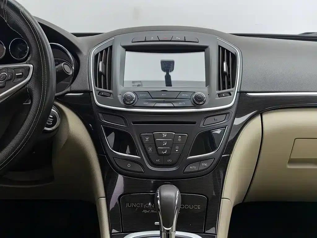 Buick Regal 2015 2.0L Leading Fashion Edition — миниатюра 12