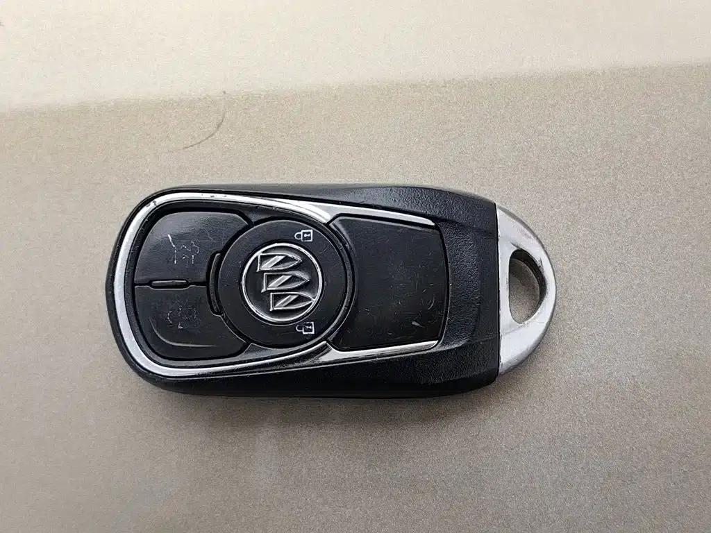 Buick Regal 2015 2.0L Leading Fashion Edition — миниатюра 19