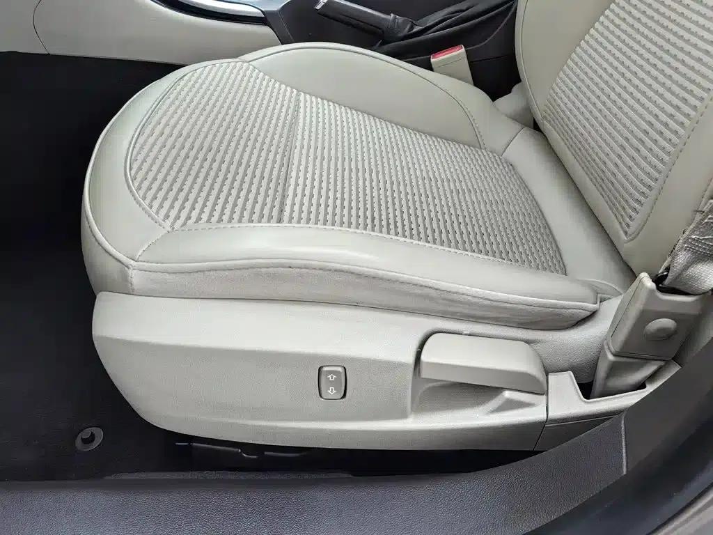 Buick Regal 2015 2.0L Leading Fashion Edition — миниатюра 20
