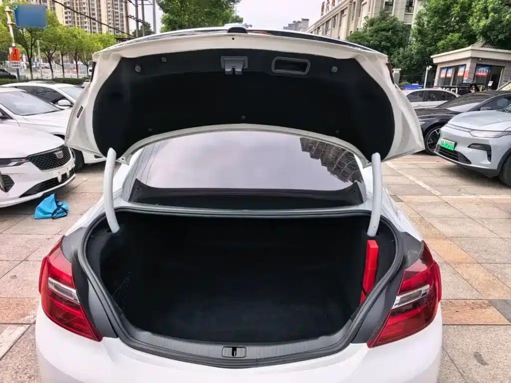 Buick Regal 2015 1.6T Elite Technology Edition — миниатюра 19