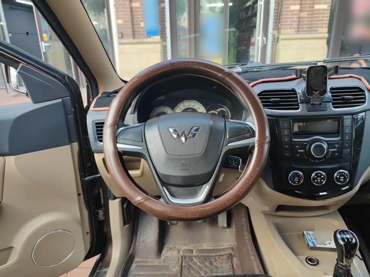 Wuling Hongguang 2014 1.5L S Comfort Model — миниатюра 10