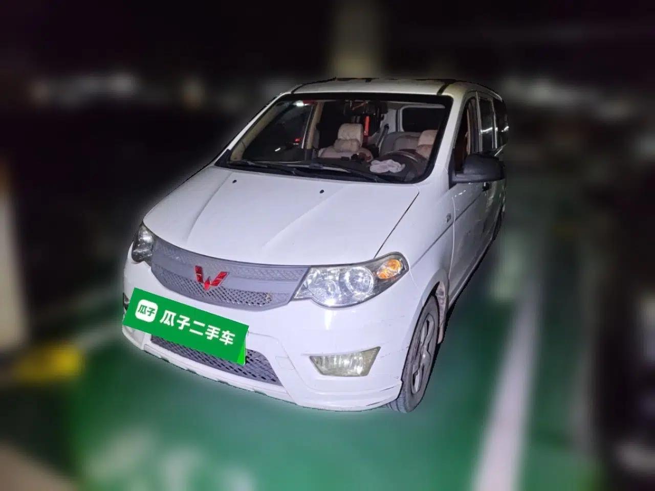 Wuling Hongguang 2015 1.2L S Base Model China V Standard — миниатюра 1