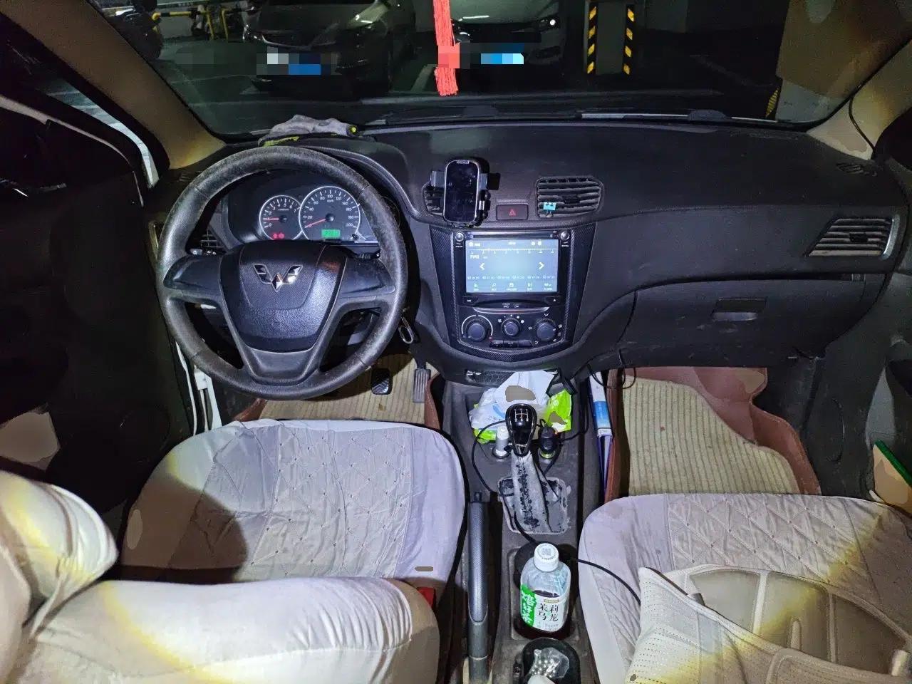 Wuling Hongguang 2015 1.2L S Base Model China V Standard — миниатюра 9