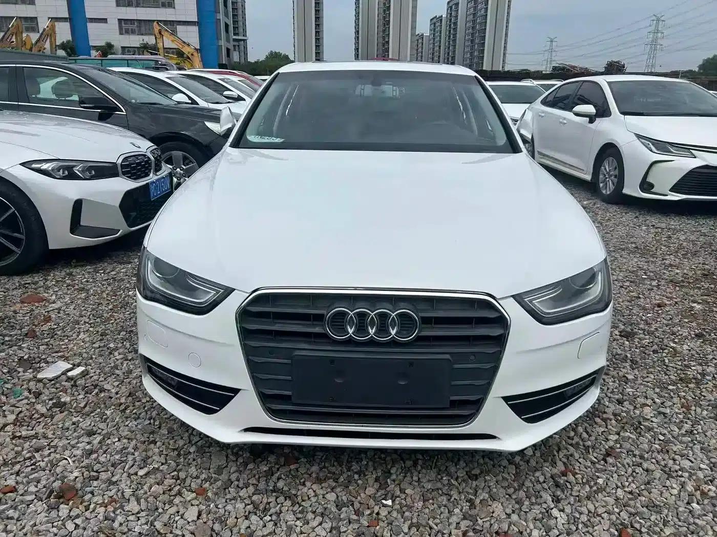 Audi A4L 2015 35 TFSI Automatic Standard Edition — миниатюра 1