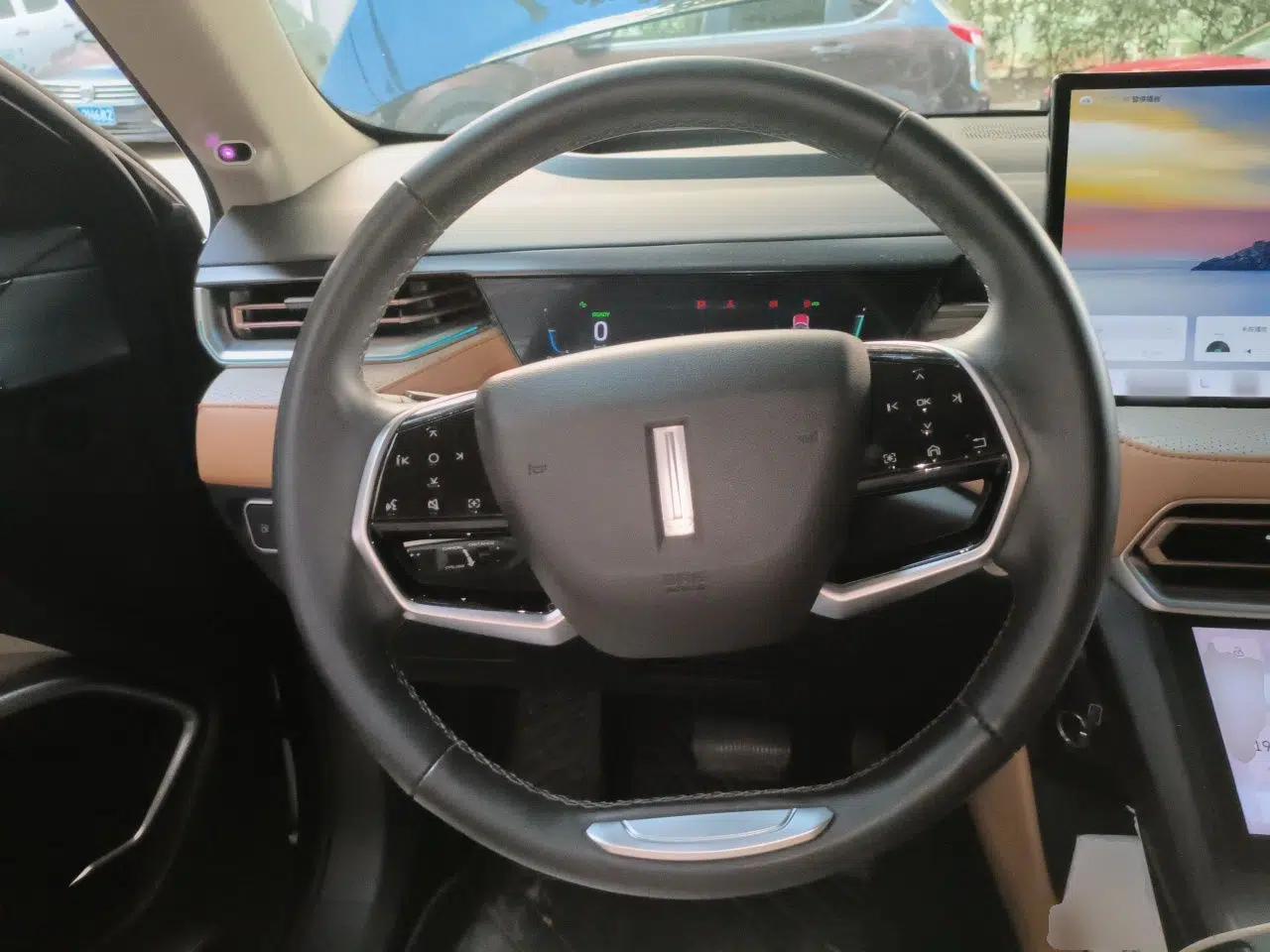 Wey Latte DHT-PHEV 2022 1.5T Two-Wheel-Drive Extra-Large Version — миниатюра 10
