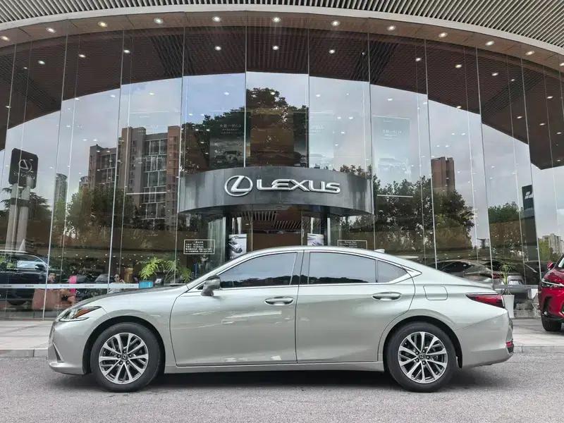 Lexus ES 2022 200 Premium Edition — миниатюра 3