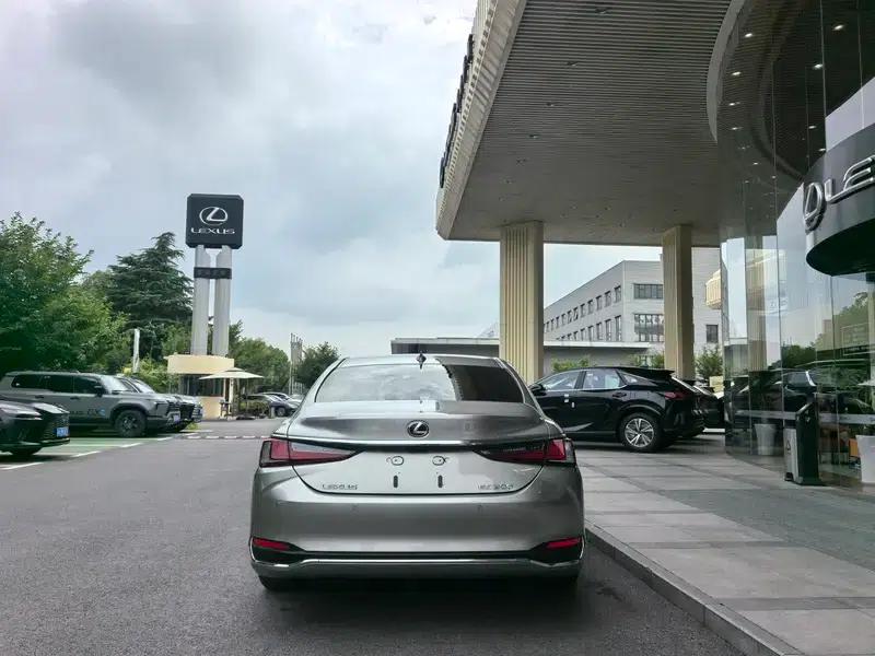 Lexus ES 2022 200 Premium Edition — миниатюра 5