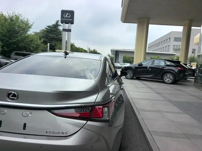 Lexus ES 2022 200 Premium Edition — миниатюра 7