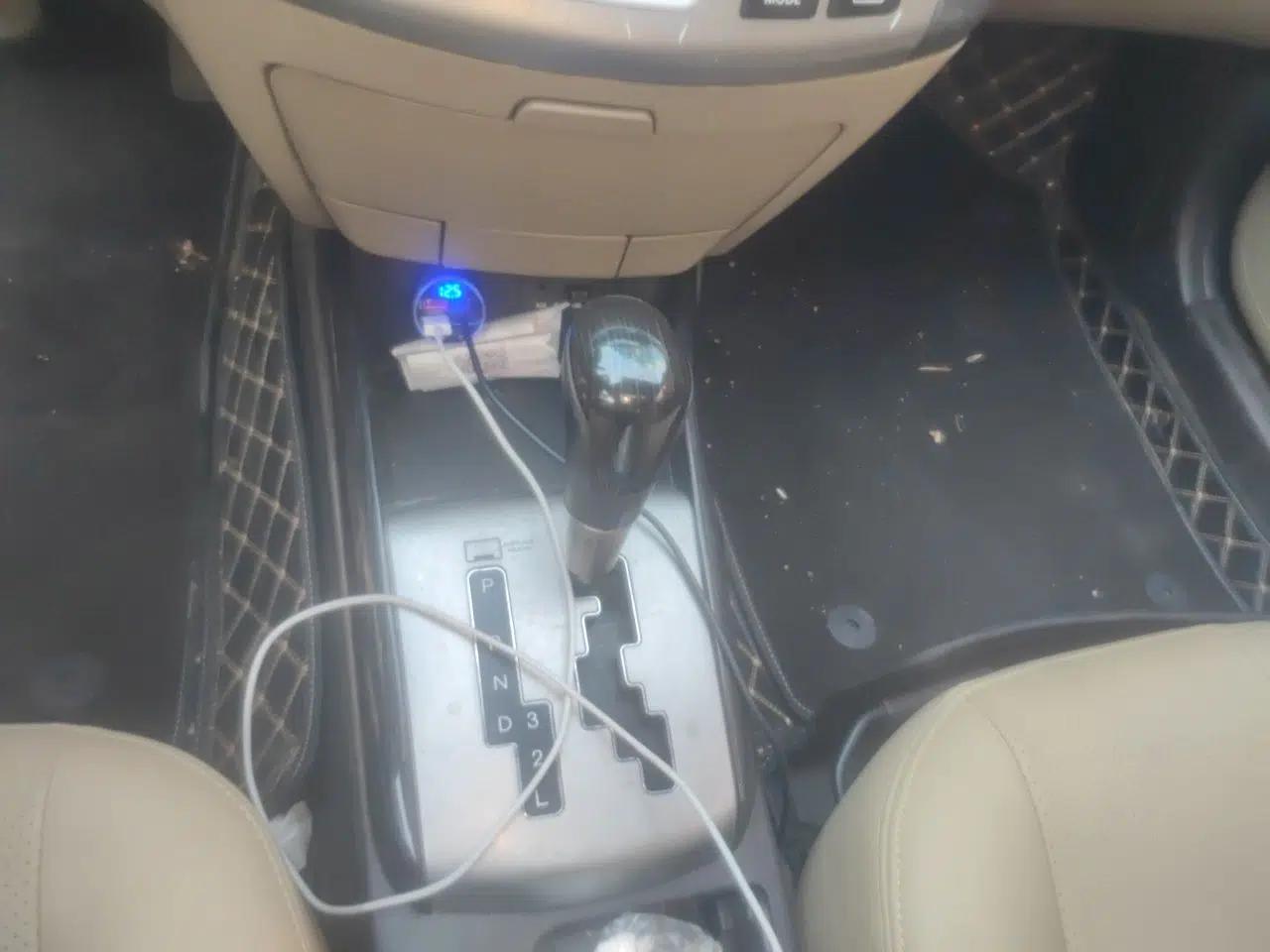 Hyundai Celesta 2011 1.6L Automatic Luxury Version — миниатюра 14