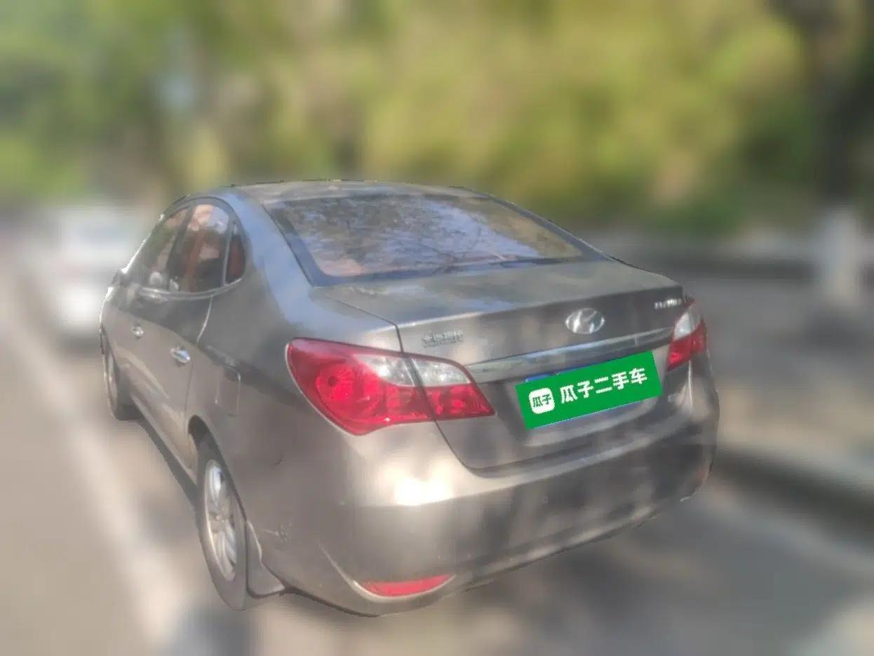 Hyundai Celesta 2011 1.6L Automatic Luxury Version — миниатюра 4