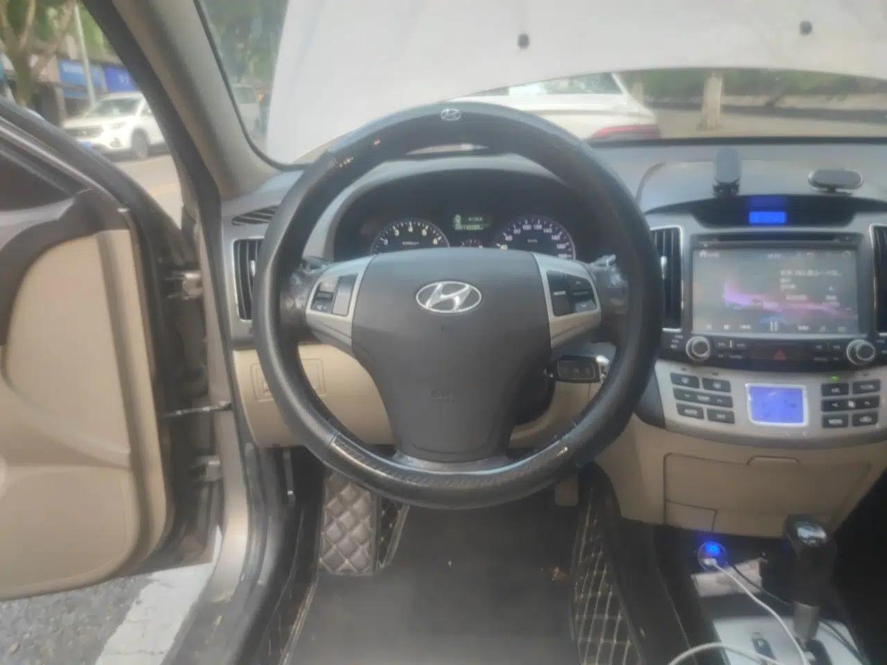 Hyundai Celesta 2011 1.6L Automatic Luxury Version — миниатюра 10