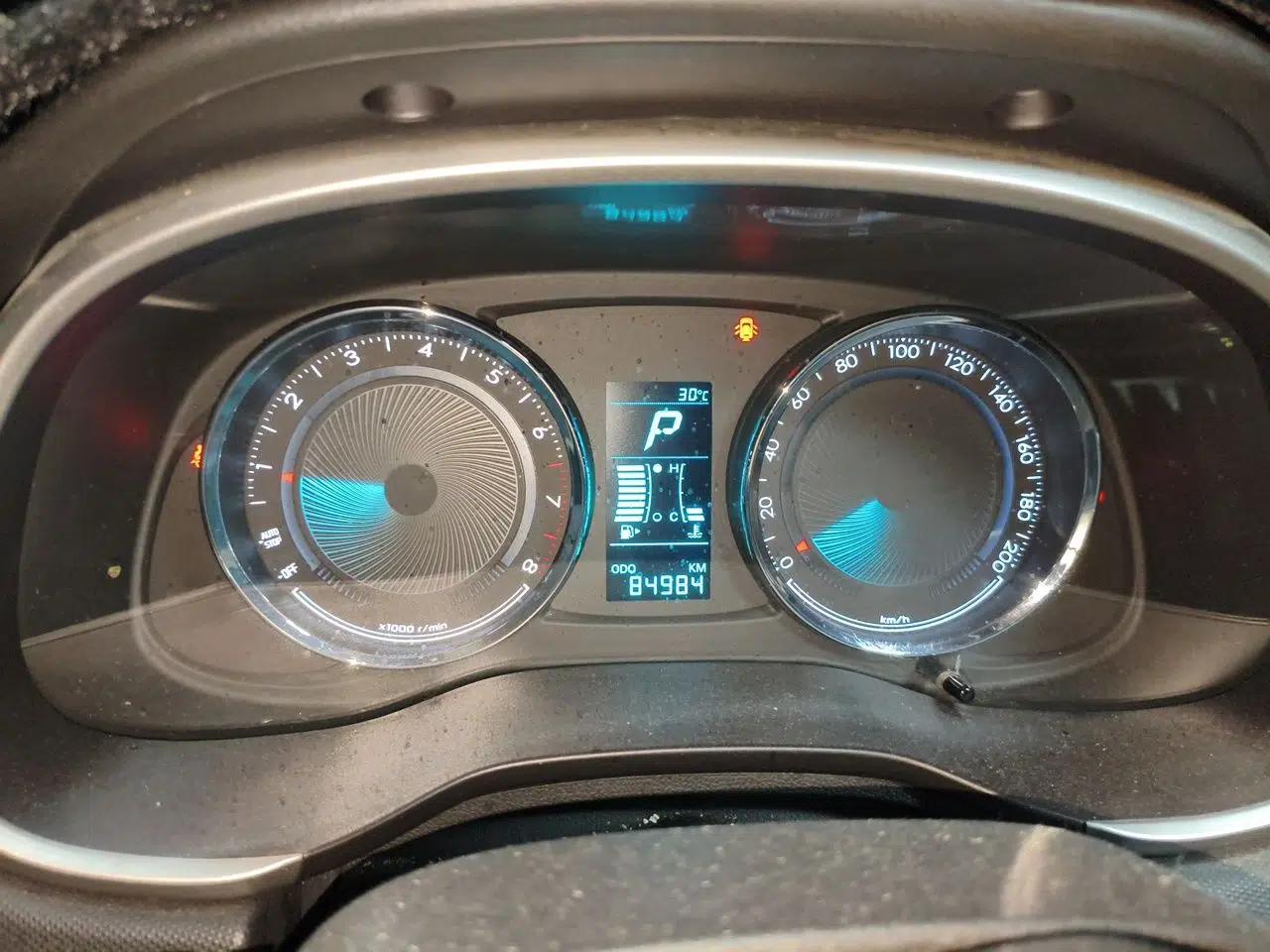 Chevrolet Lova RV 2018 1.5L Automatic Smart Drive Model — миниатюра 11