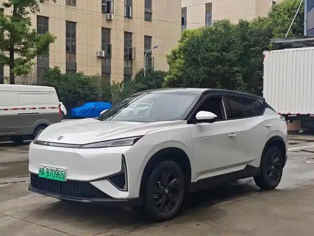 Dongfeng Fengshen L7 2025 Model 518 Premium Champion Edition