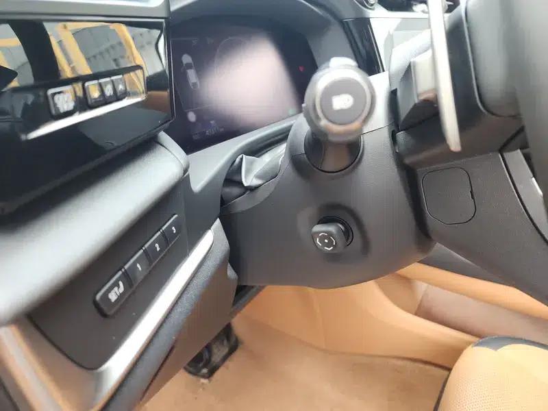 Lexus RZ 2023 450e DIRECT4 Executive Edition — миниатюра 17