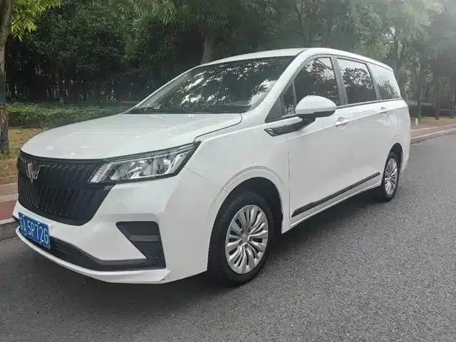 Wuling Jiachen 2022 1.5L Manual Comfort Model