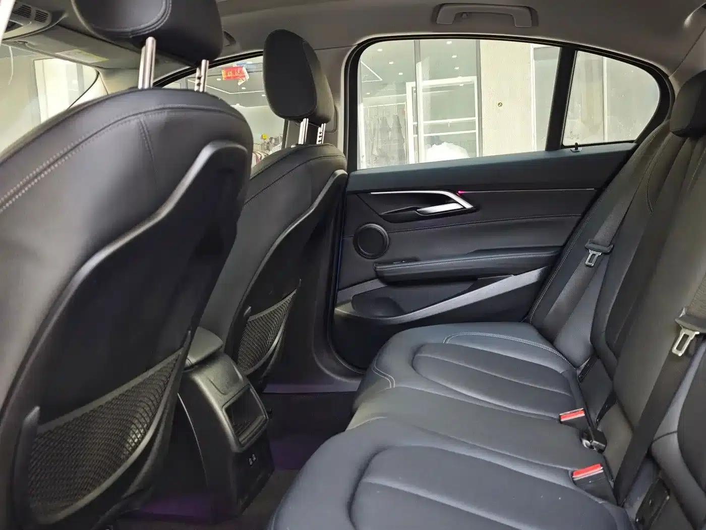 2020 BMW 1 Series 120i M Sport Package — миниатюра 6