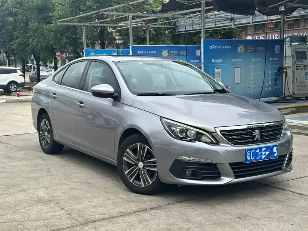Peugeot 308 2018 1.6L Automatic Luxury Edition — миниатюра 3