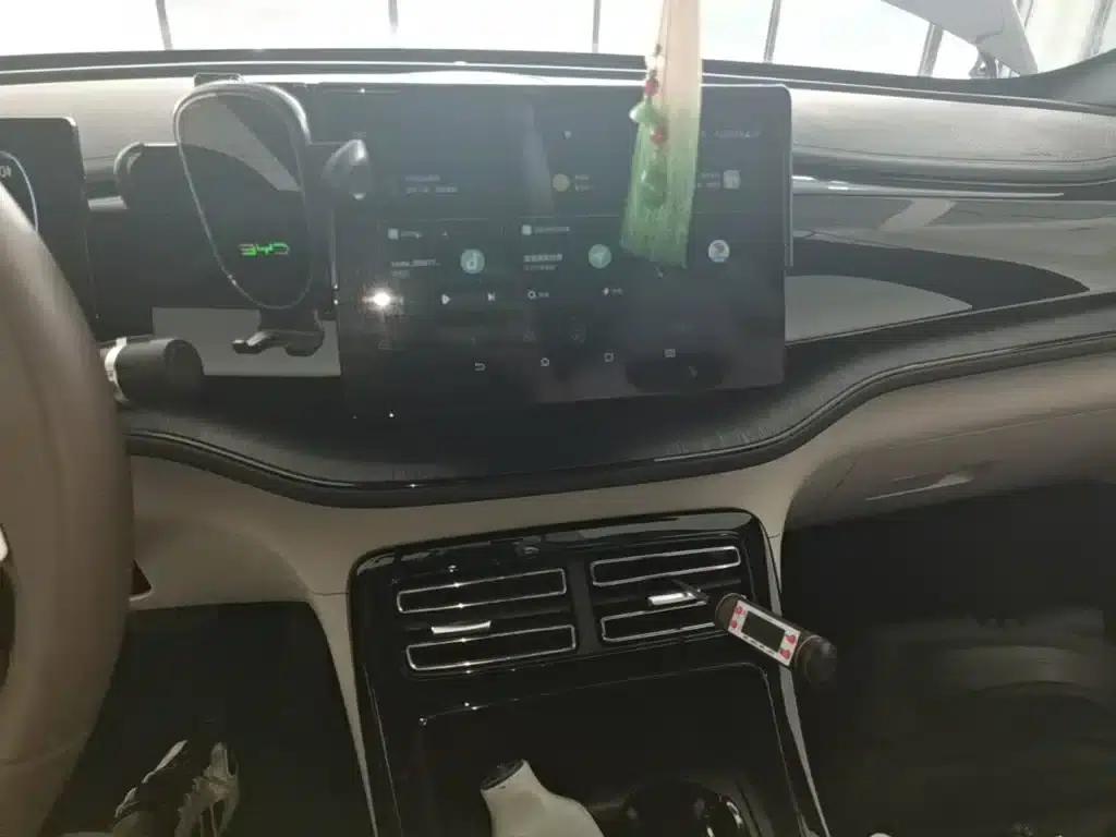 Qin PLUS 2024 Glory Edition DM-i 55KM Leading Model — миниатюра 13
