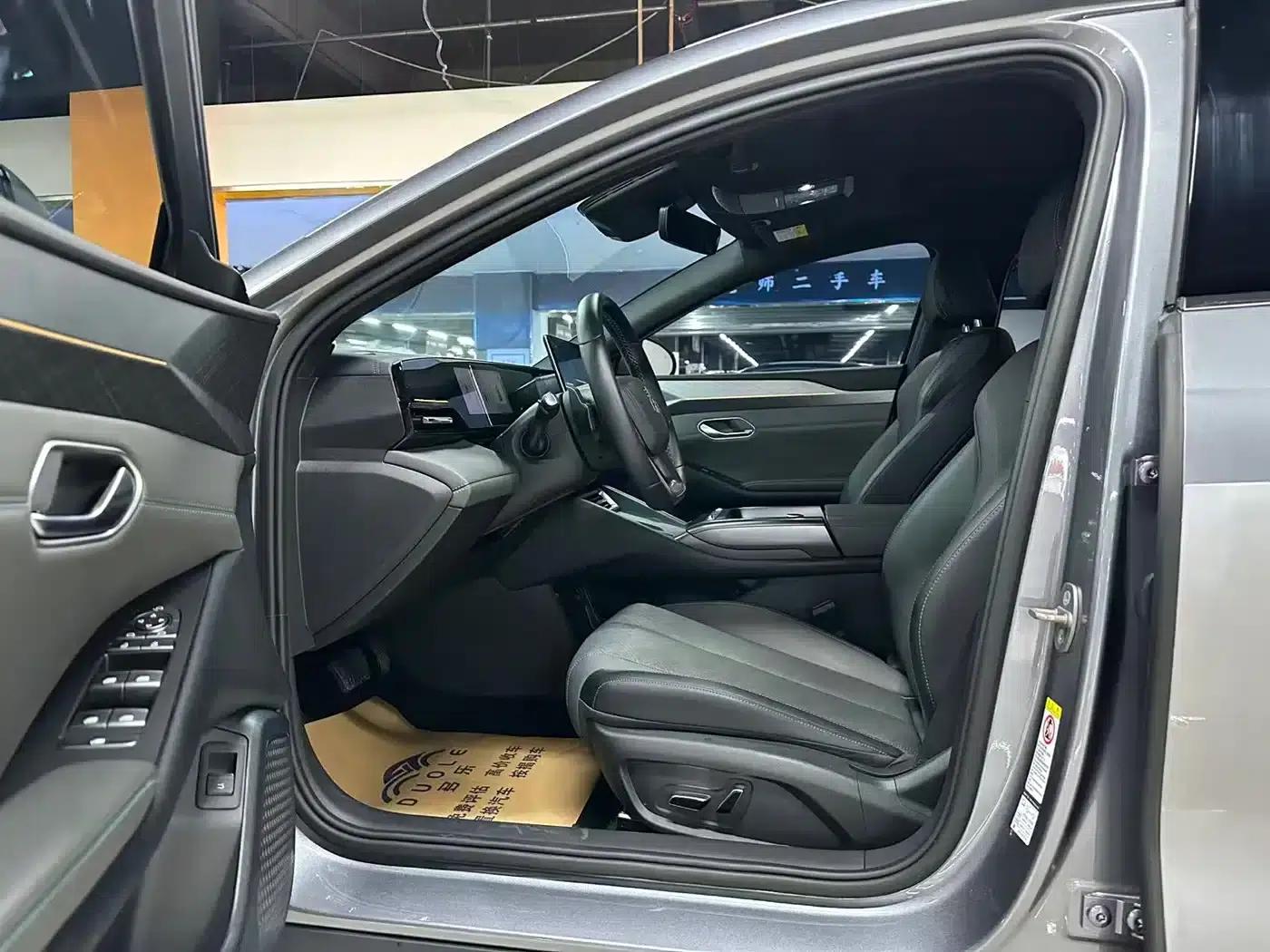 Qin L 2025 EV 545KM Cloud Carriage Edition — миниатюра 5