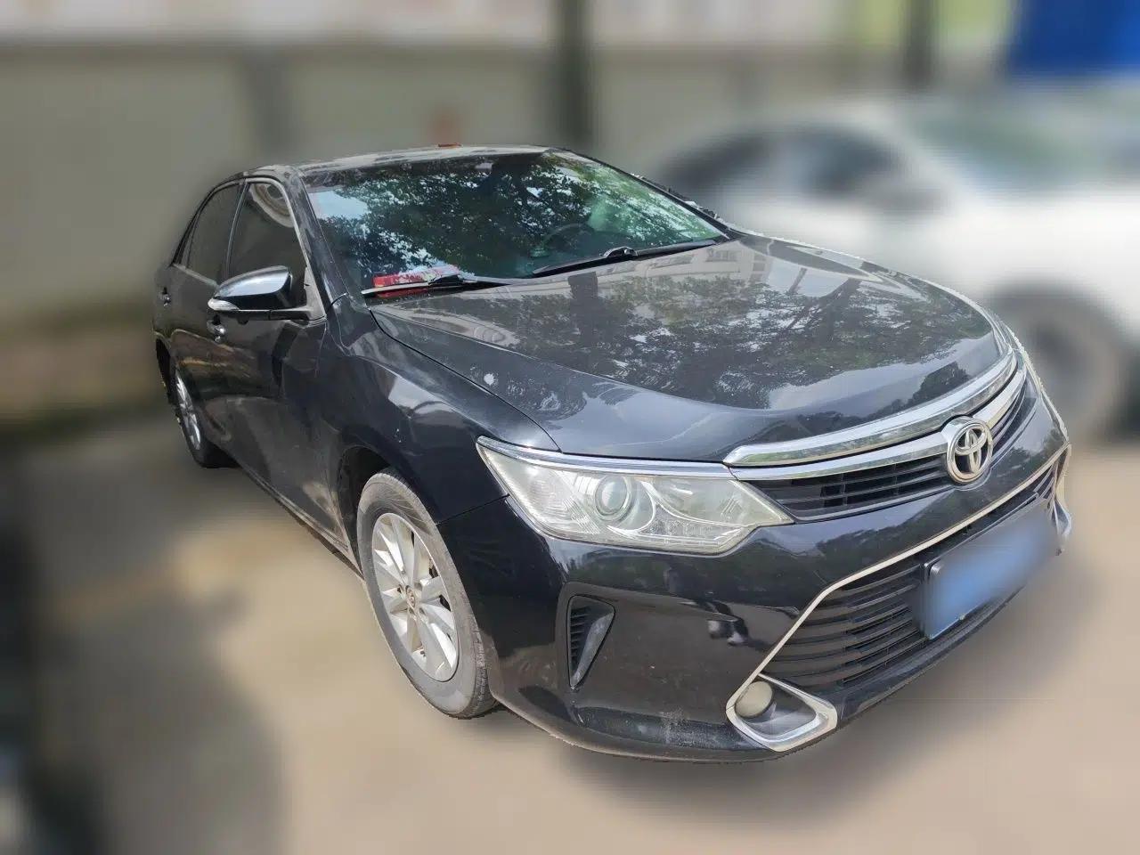 Toyota Camry 2016 2.0E 10th Anniversary Elite Edition — миниатюра 3